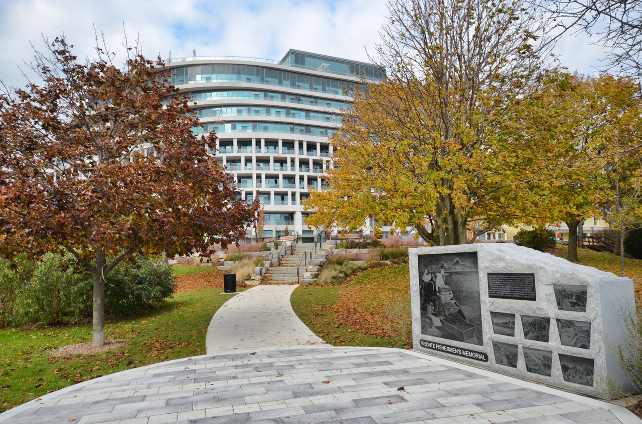 The Shores luxury condos in Bronte Oakville