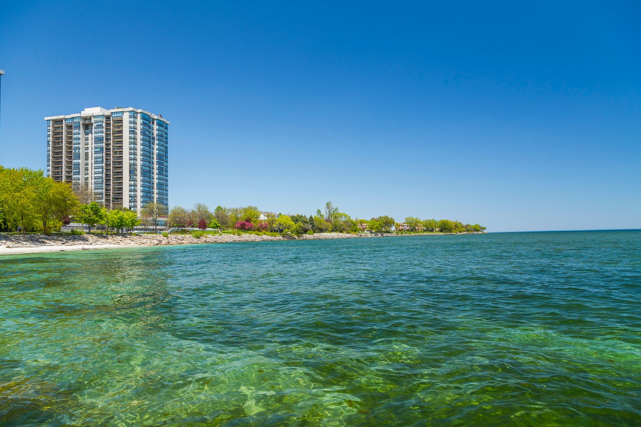 Ennisclare On The Lake condos in Bronte Oakville