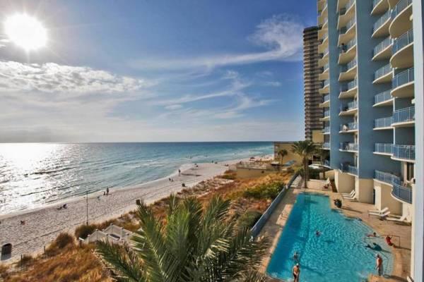 Sterling Reef condominium pool and beachfront in Panama City Beach