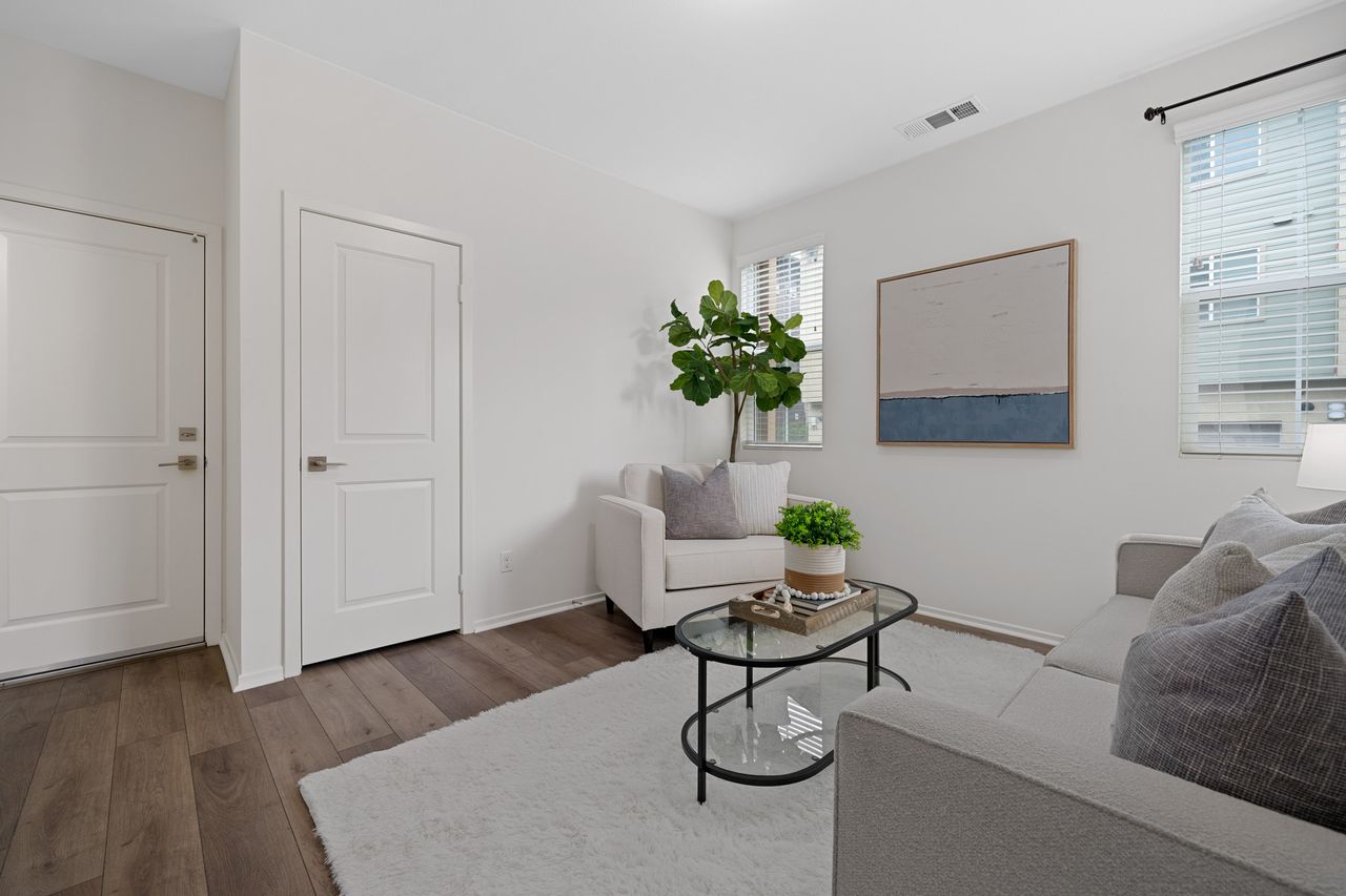 747 Savi Dr #104 photo 5