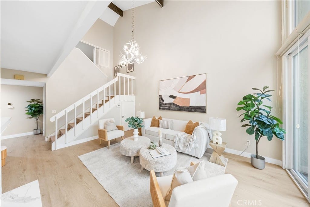 136 Pineview photo 1