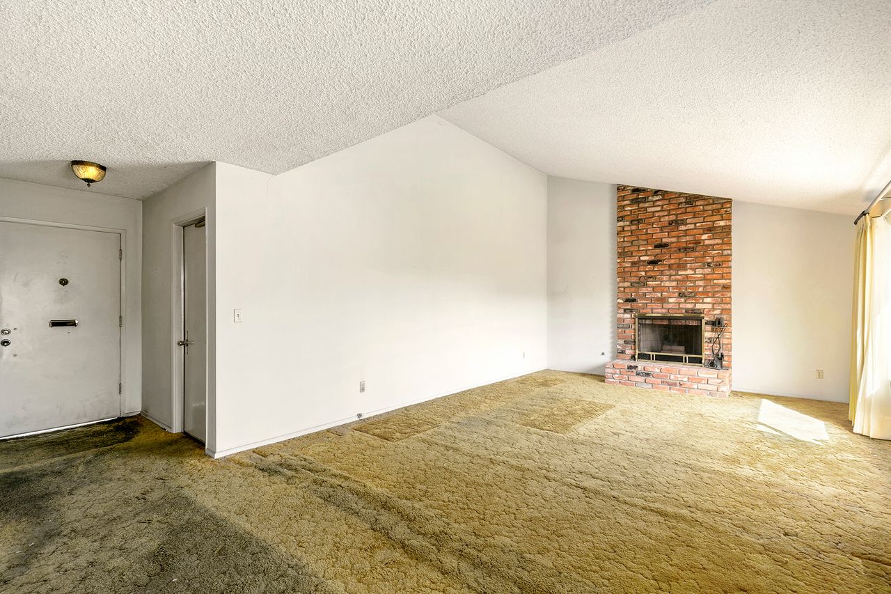 15902 Plumwood Street photo 5