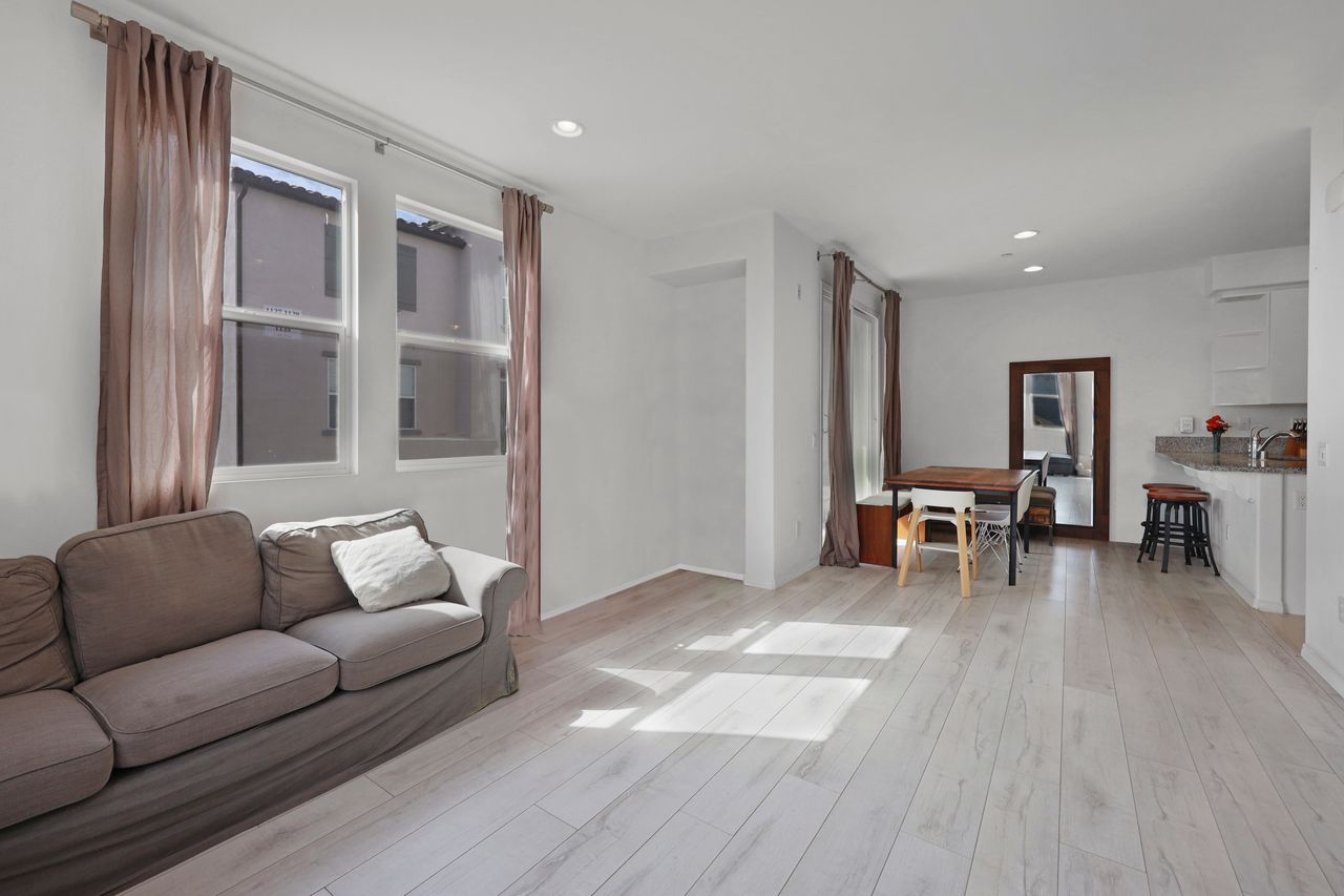 1126 Calle Flor photo 5