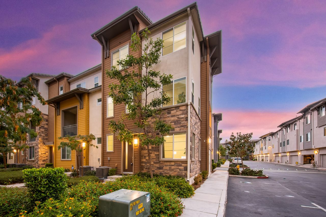 747 Savi Dr #104 photo 2