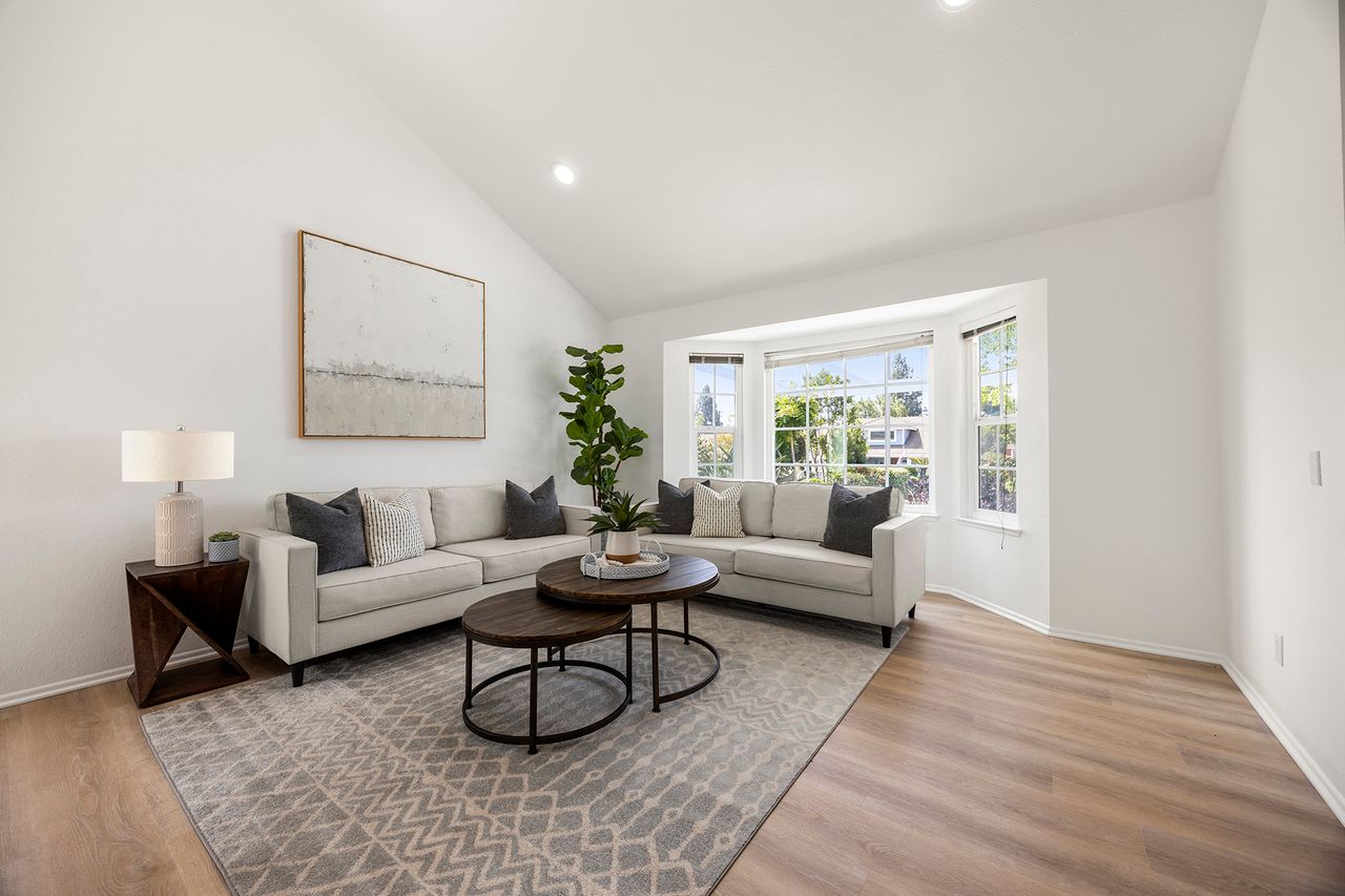 915 W Solano St. photo 8