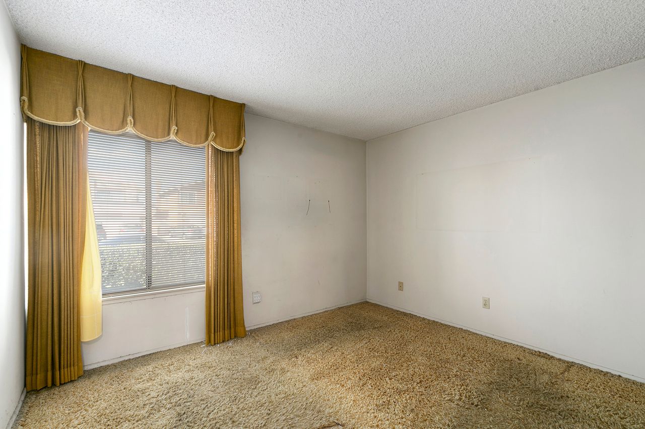 15902 Plumwood Street photo 9