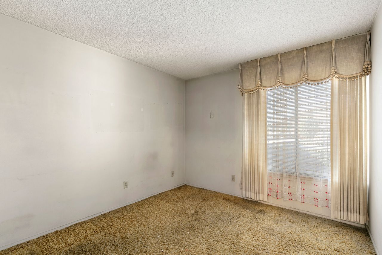 15902 Plumwood Street photo 10