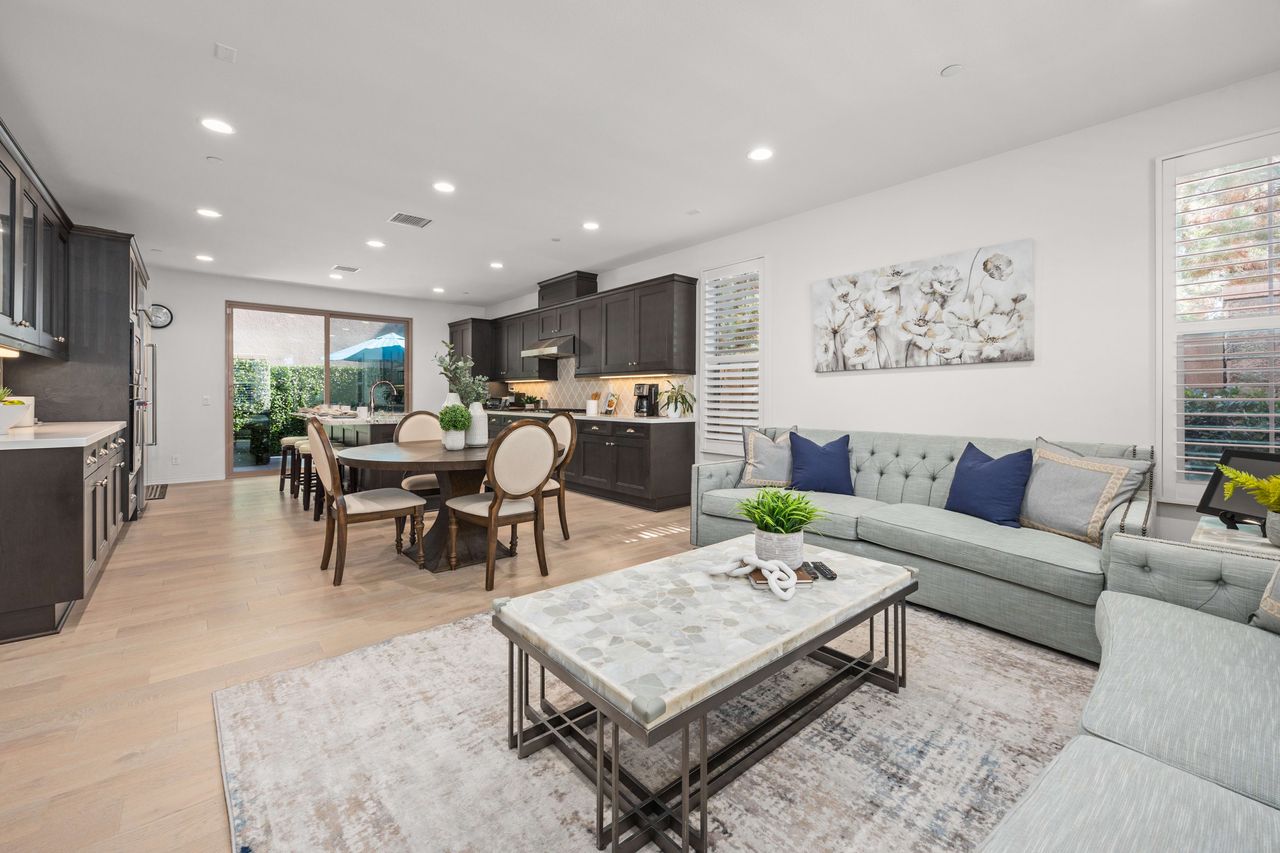 148 Hemisphere, Irvine, CA photo 5