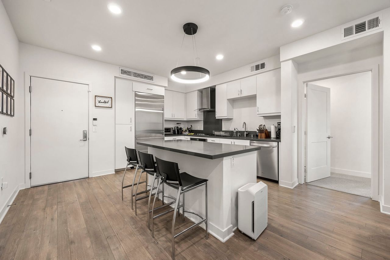 2412 Nolita photo 6