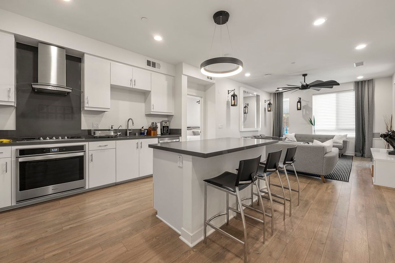 2412 Nolita photo 4