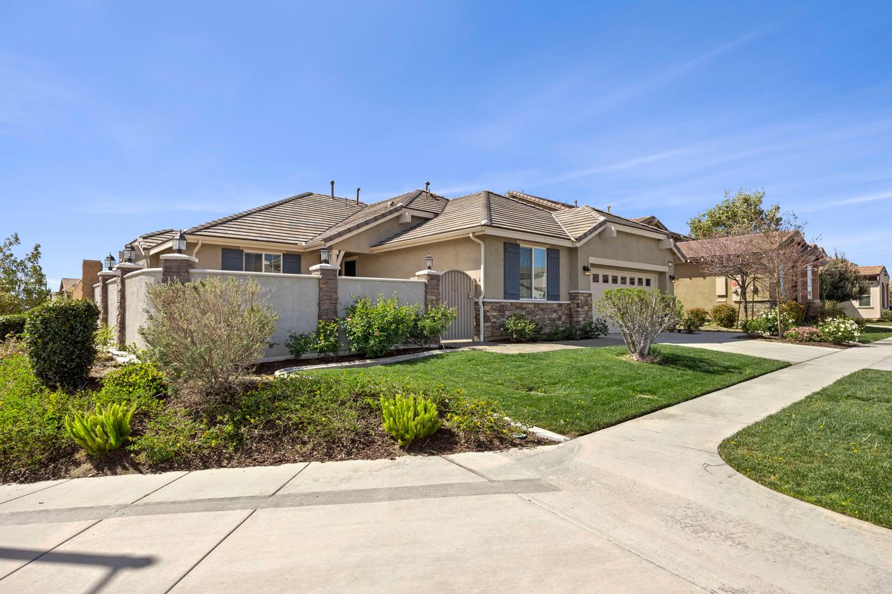 13253 Stanton Dr photo 4