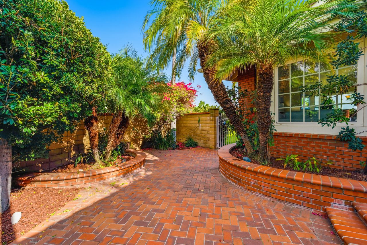 25856 Windsong photo 9