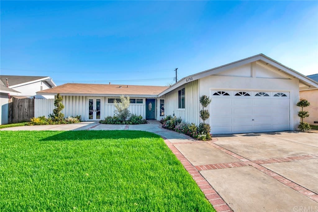 6192 Larchwood Dr photo 1