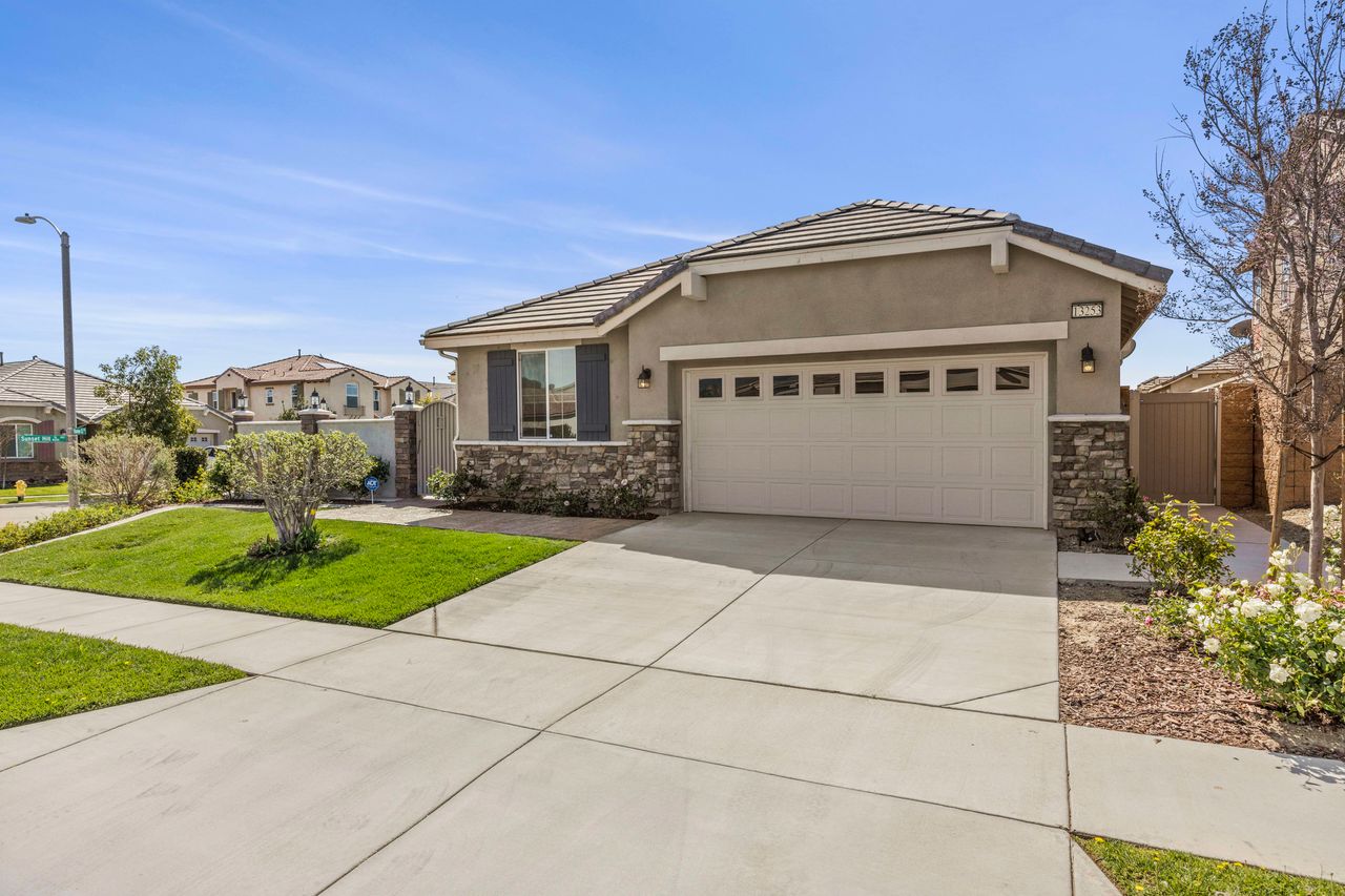 13253 Stanton Dr photo 1