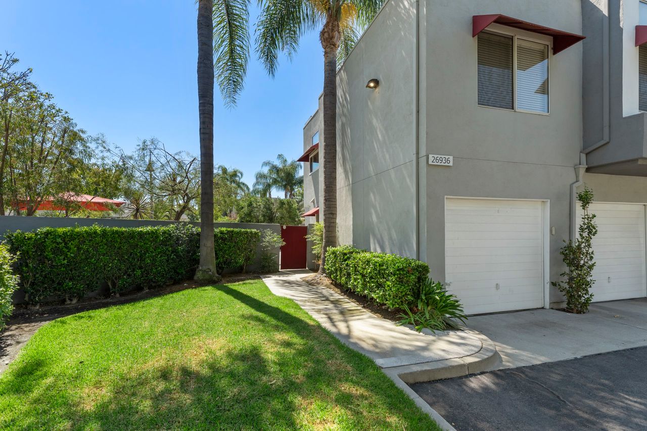 26936 Carnelian Unit 241 photo 2