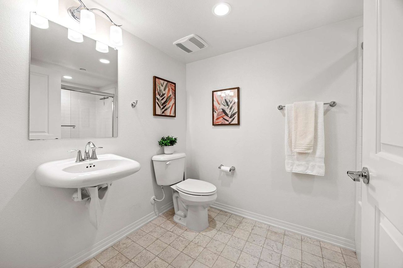 686 S District Way photo 6