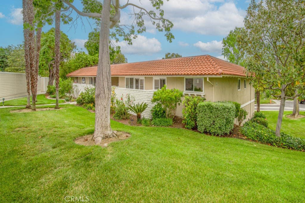 633 Avenida Sevilla Unit O, Laguna Woods, CA 92637 photo 2