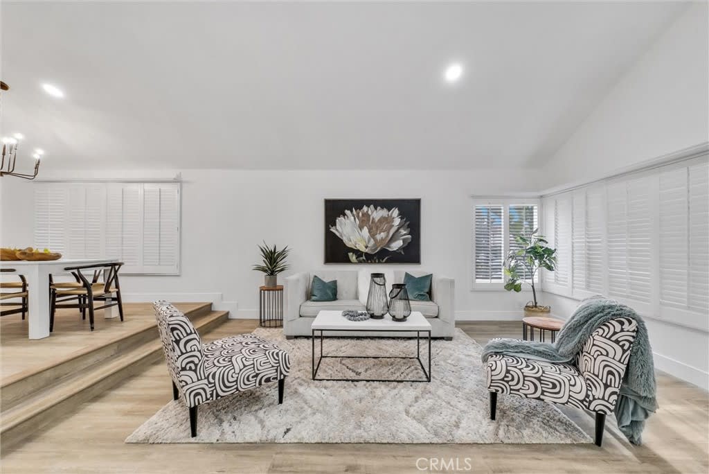 25192 Linda Vista Dr photo 2