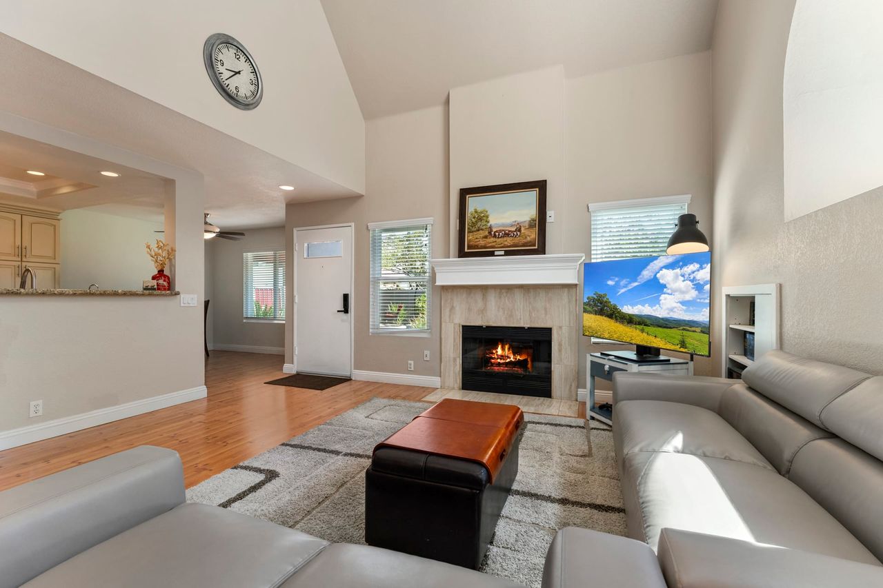 26936 Carnelian Unit 241 photo 8