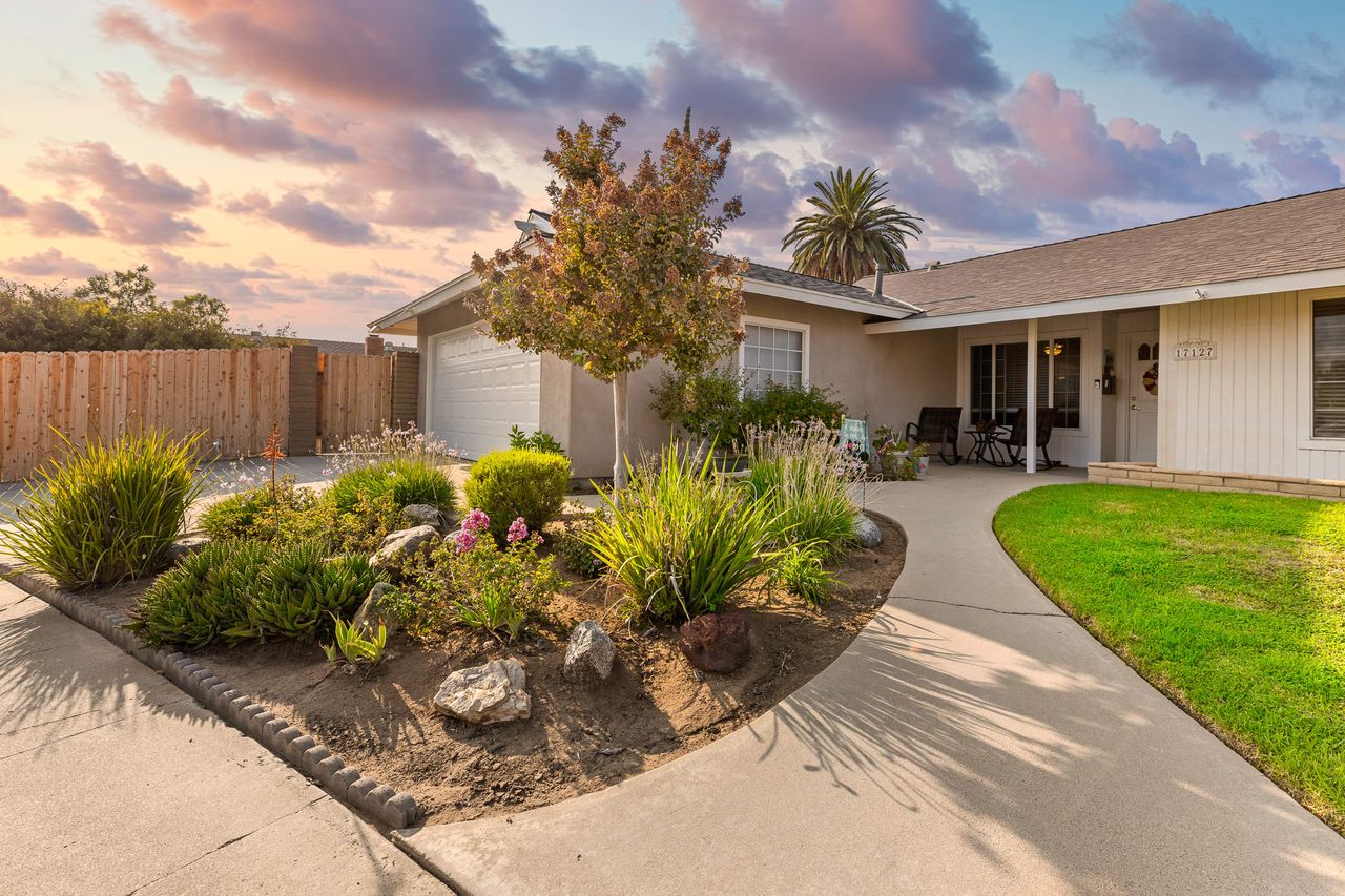 17127 Orange Dr  photo 2