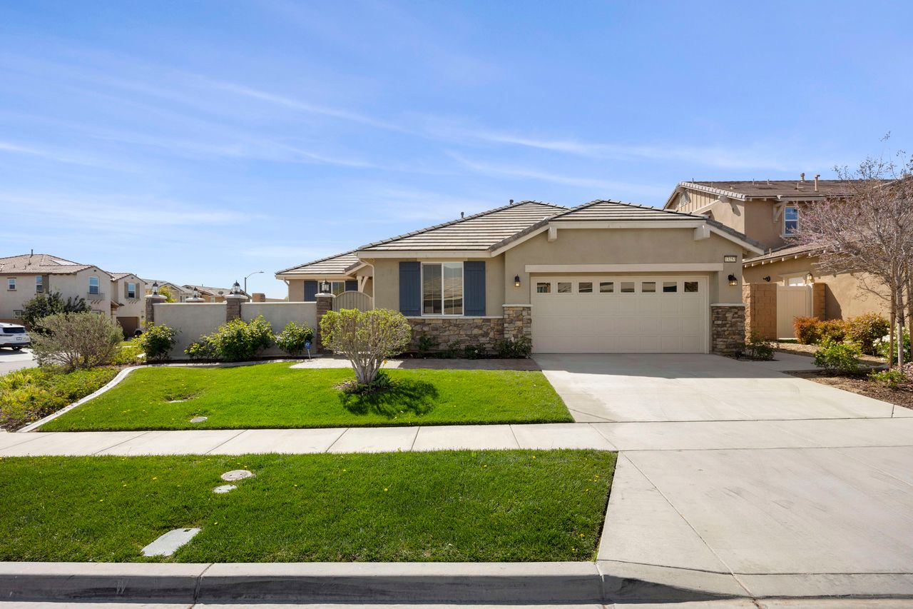 13253 Stanton Dr photo 2