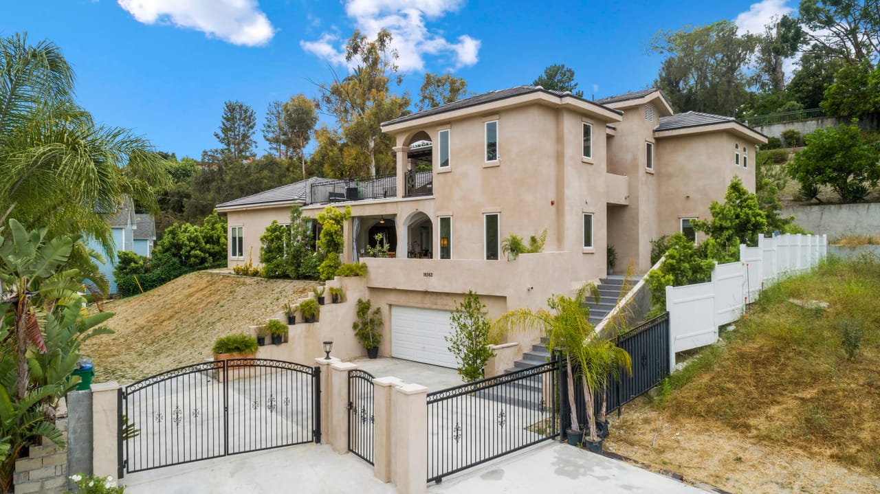 19362 Fisher Lane photo 2
