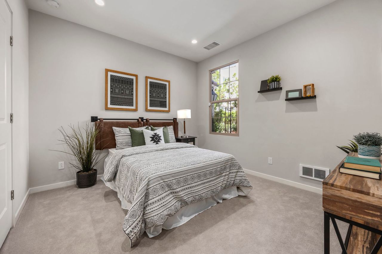 219 Elkhorn photo 5