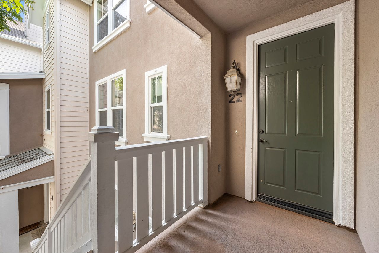 22 Valmont Way photo 4