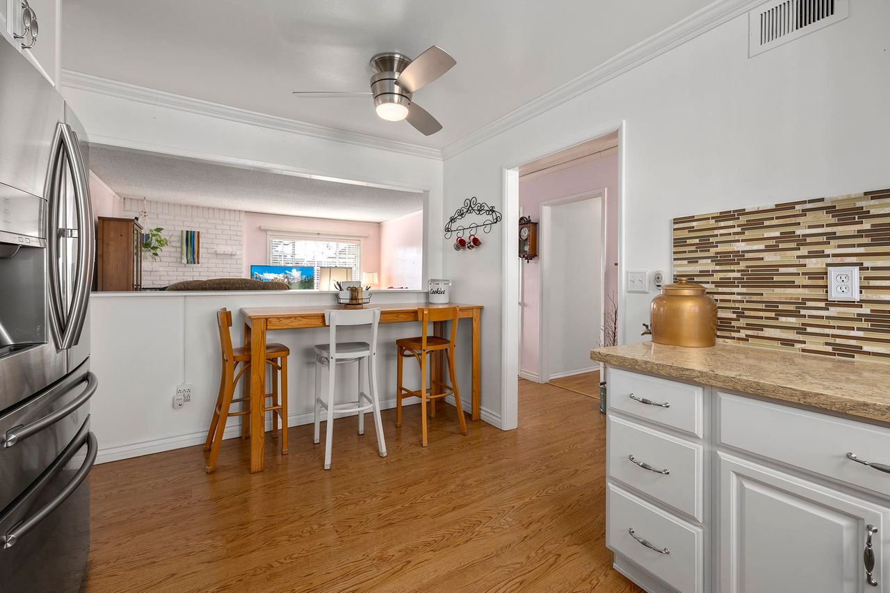 828 Invergarry St. photo 7