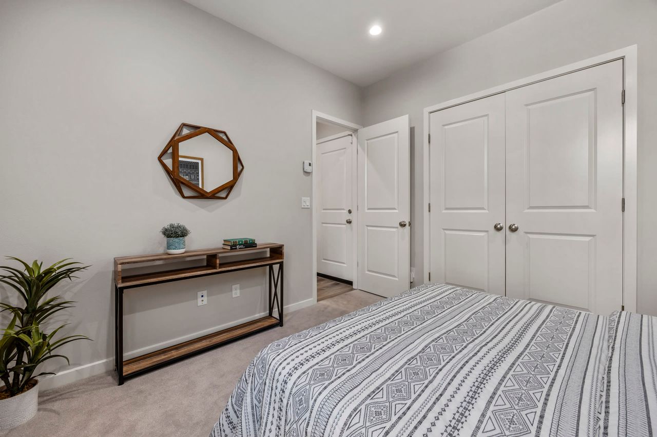 219 Elkhorn photo 6