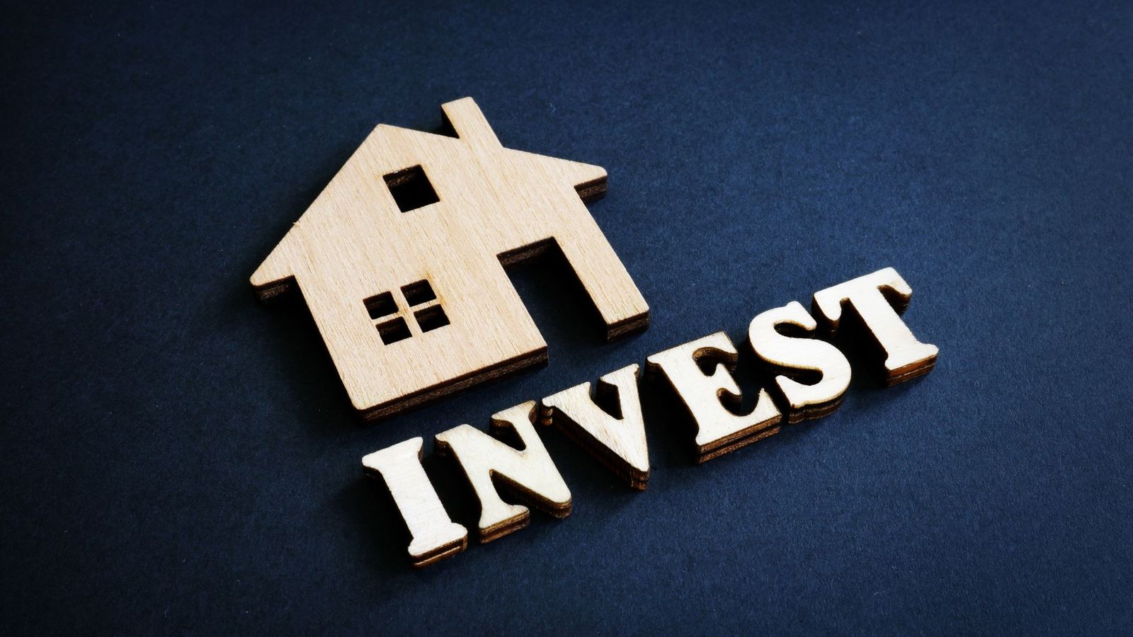 Flipping vs. Renting: What’s the Best Real Estate Investment Strategy in Irvine?