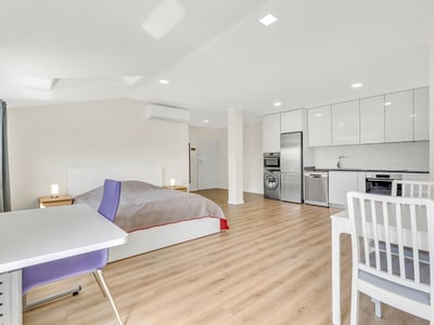The independent studio suite, with its own kitchenette and sleeping area