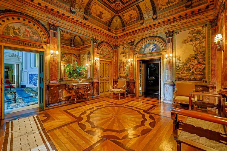 A gilded reception room in the Condeixa-a-Nova palace