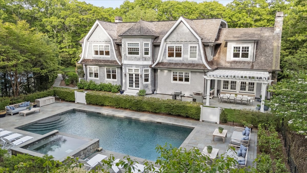 496 Wainscott Harbor Road, photo 1 of 38