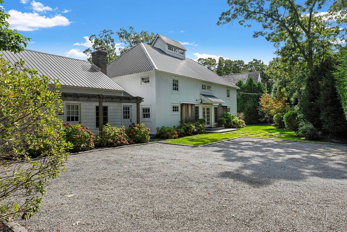 4 Lee Ln, photo 1 of 21
