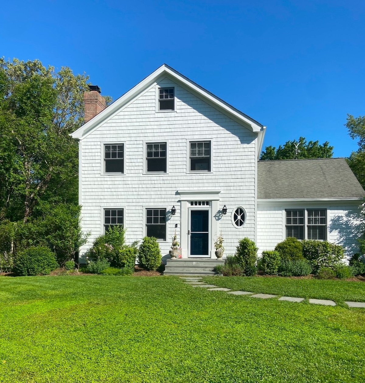 251 Meadows W, photo 1 of 24