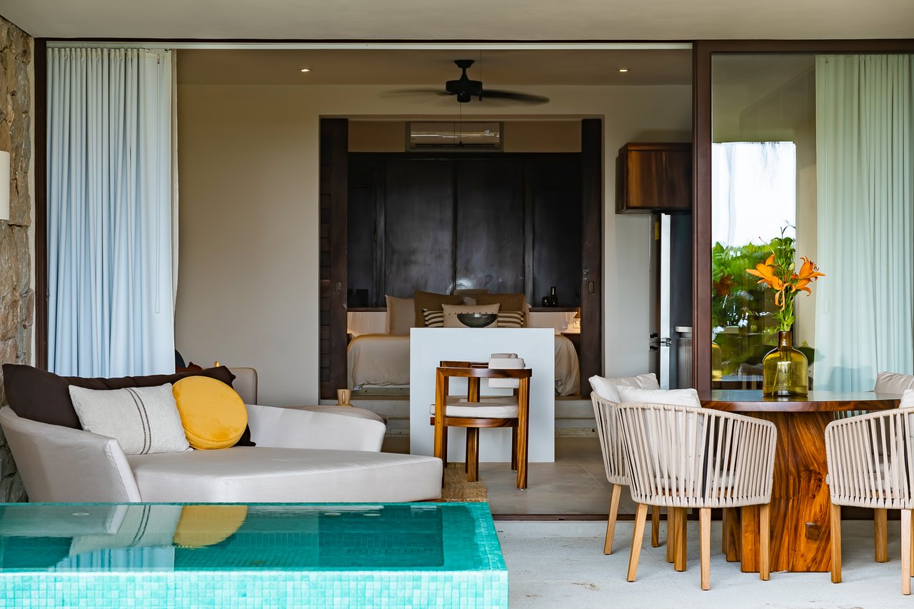 Marea Beachfront Villas H44