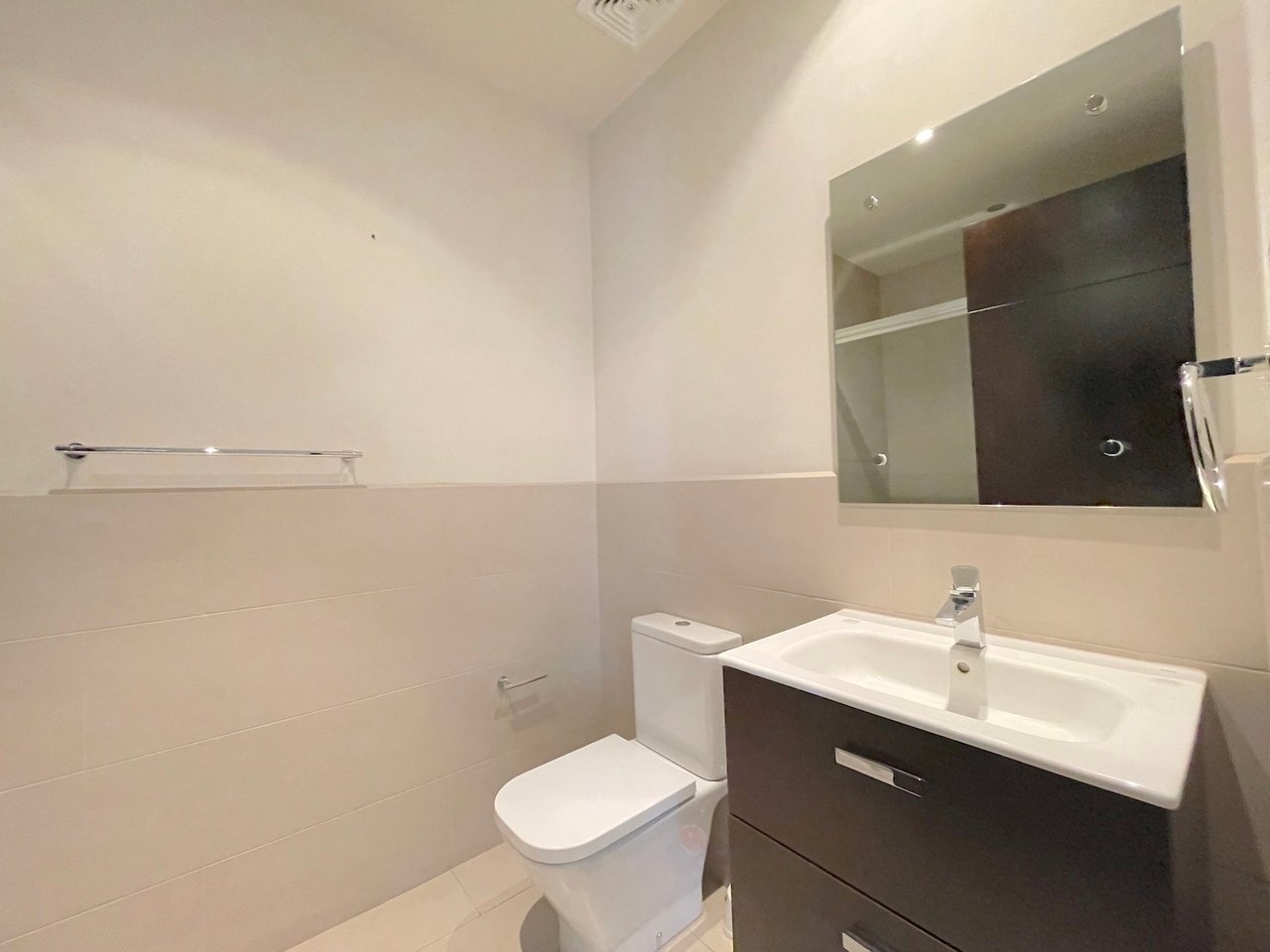Contemporary High Ceiling Condo, Escazu, San Jose