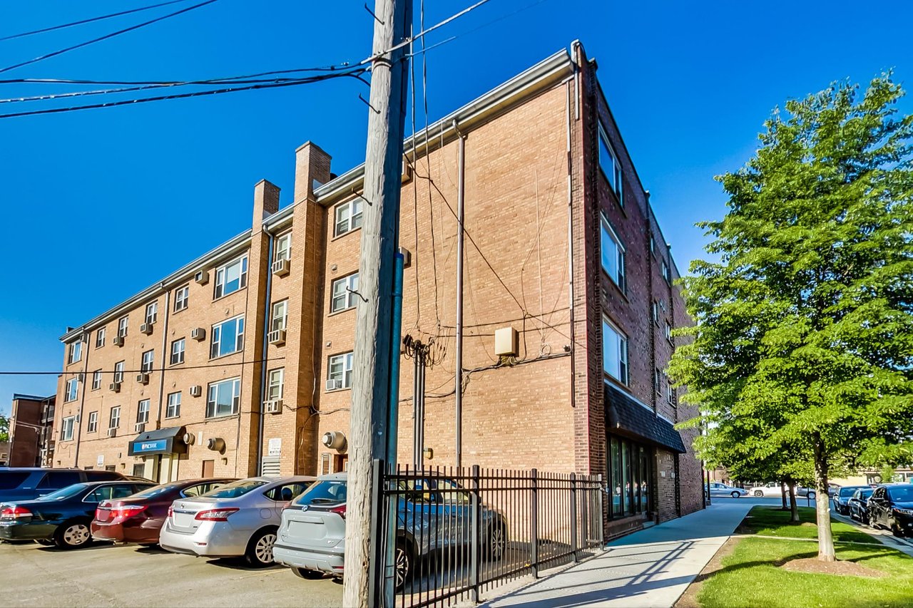 6333 N Milwaukee Ave Unit 1G