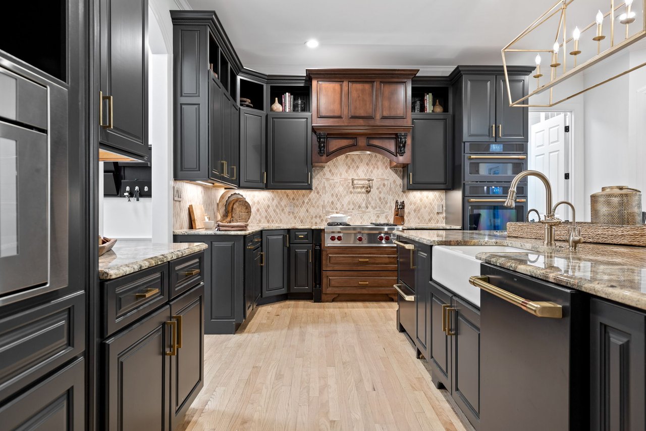 24 Williamsburg Estates Drive