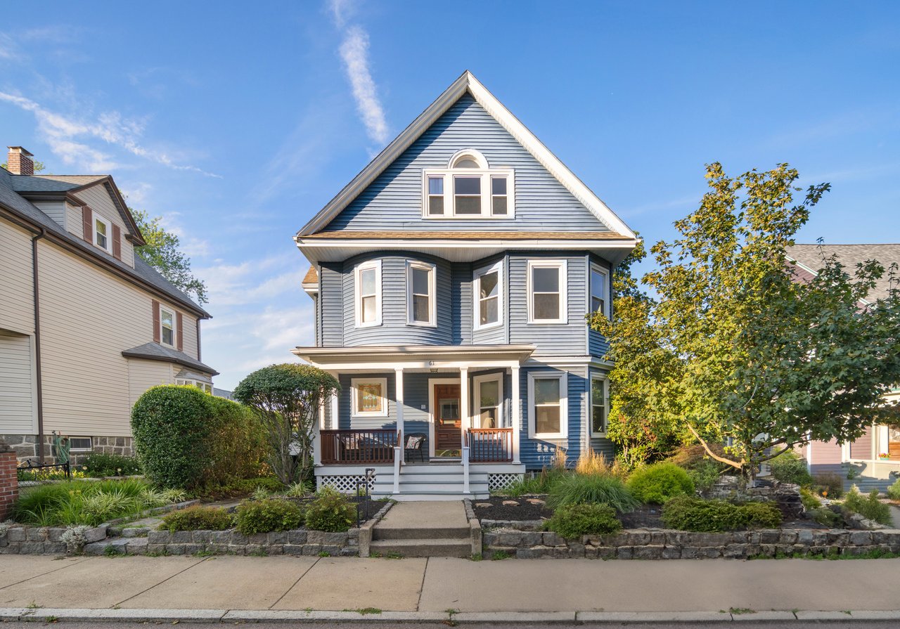 A Captivating Victorian Condo in A Fantastic Neighborhood