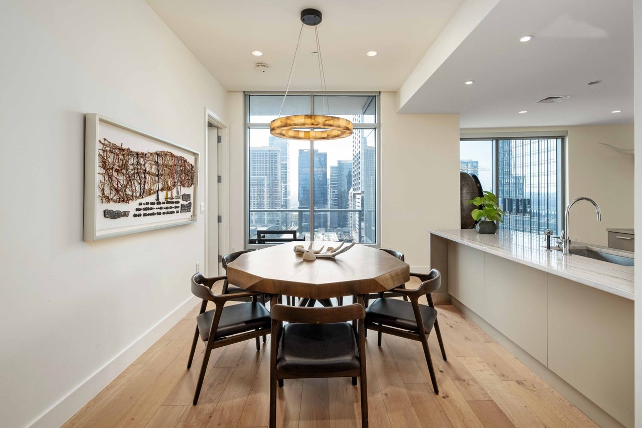 200 Congress Ave #18AE