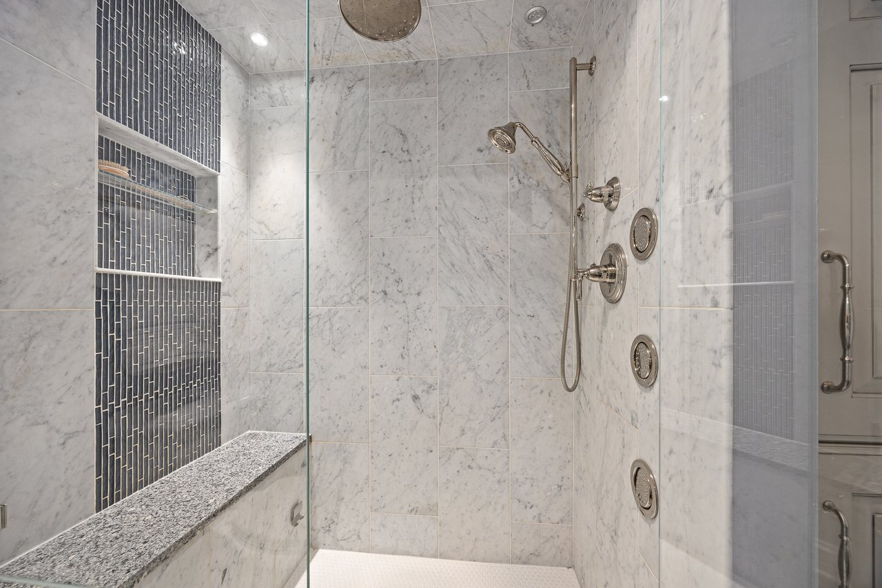 4821 Wallbank Ave, Downers Grove