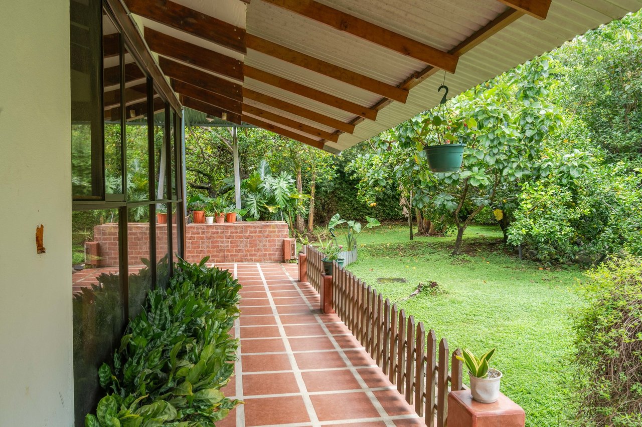 Gated Coastal Beach House, Manuel Antonio, Puntarenas