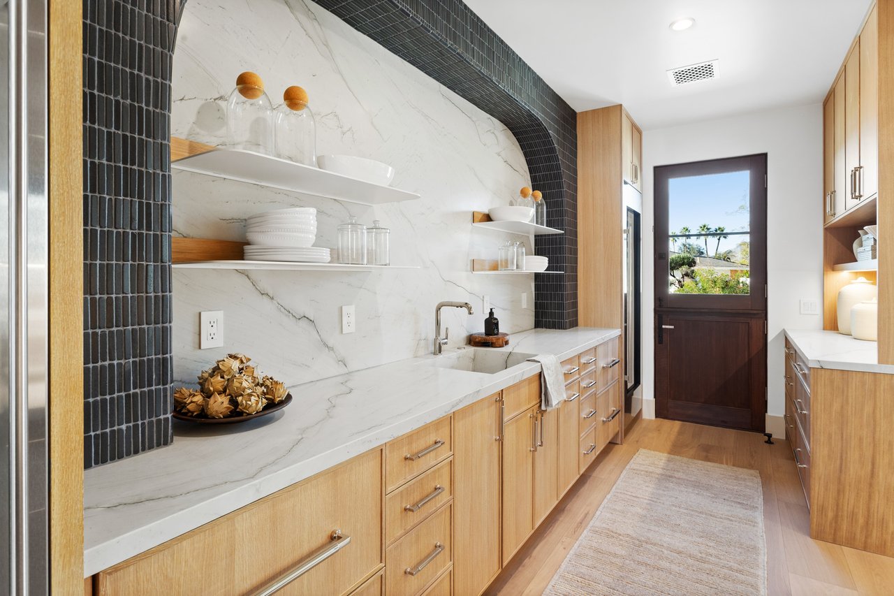 4605 E ROCKRIDGE Road