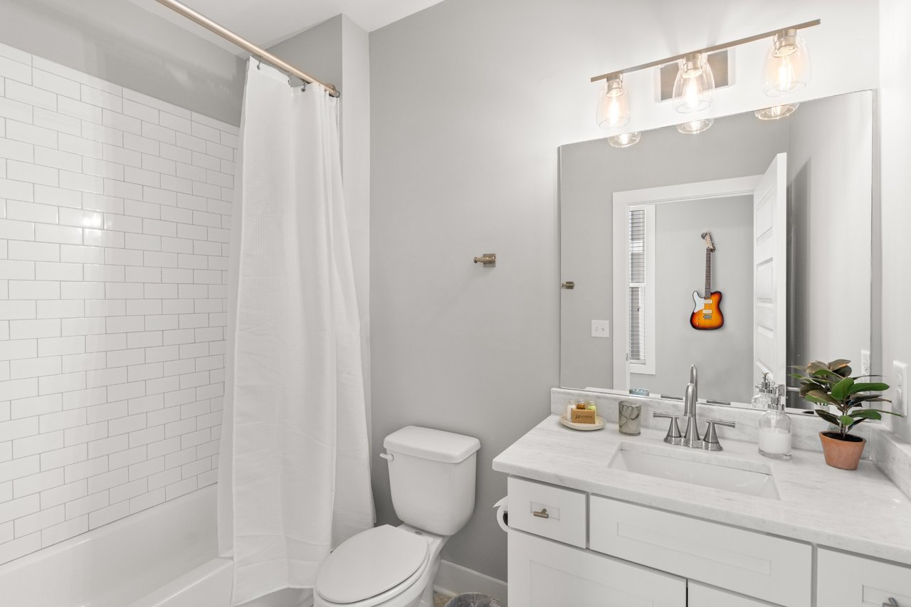 6117 California Ave #B