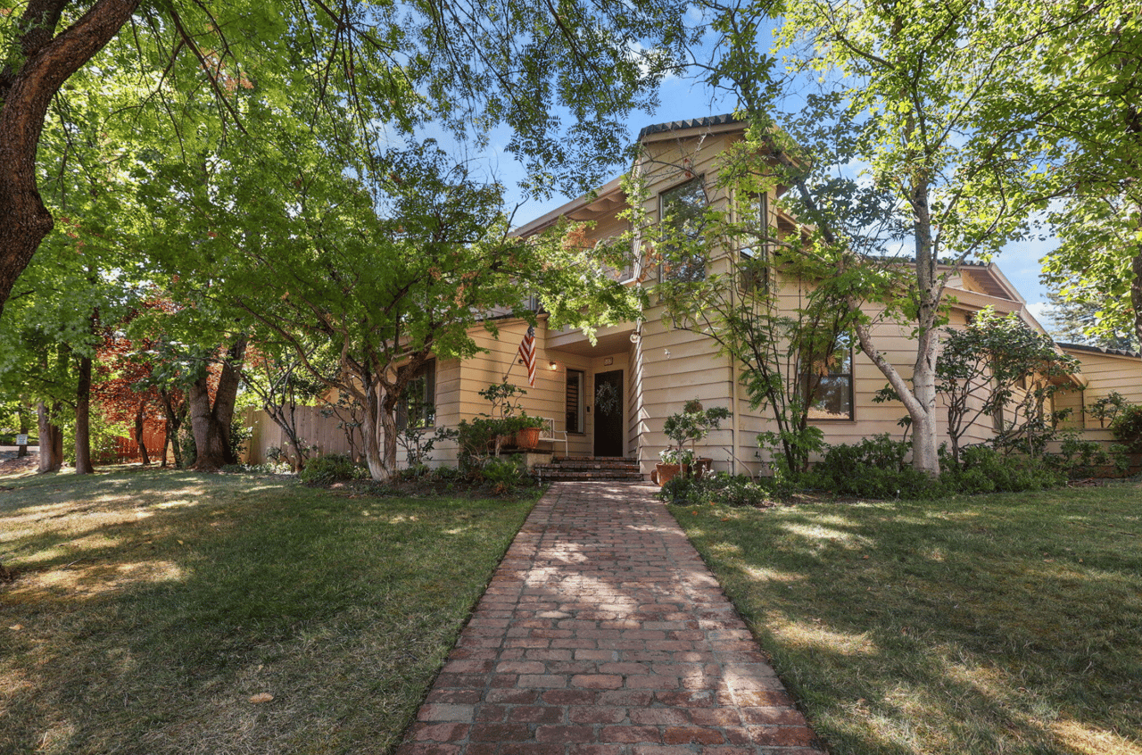  503 River Oaks Drive, Redding