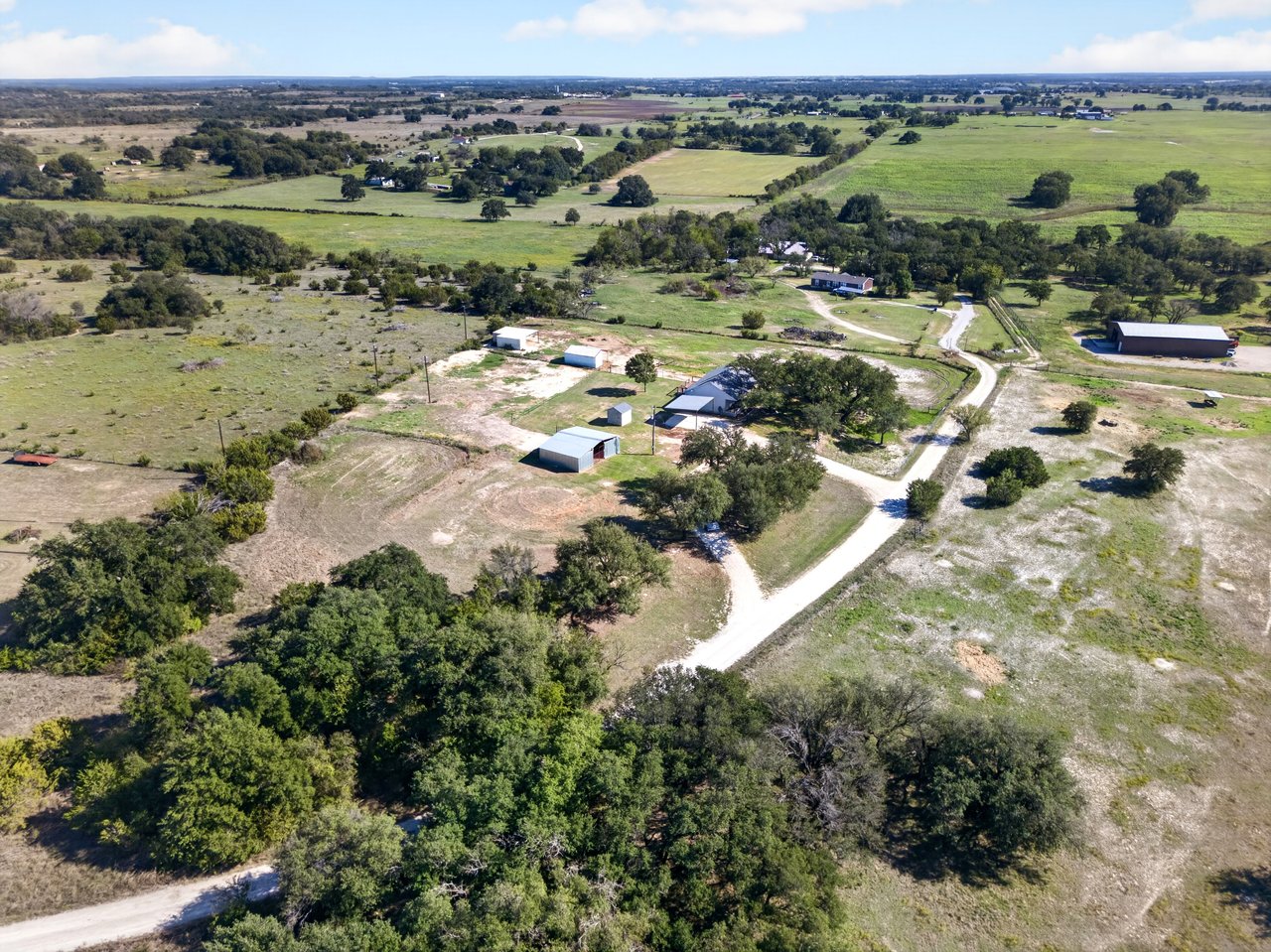 277 Private Road 1611
