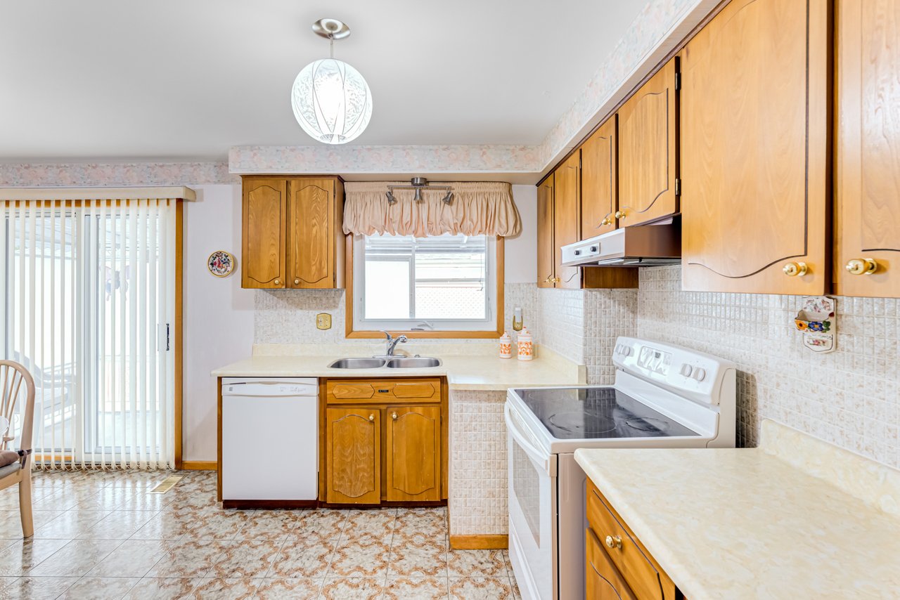 102 Clement Rd