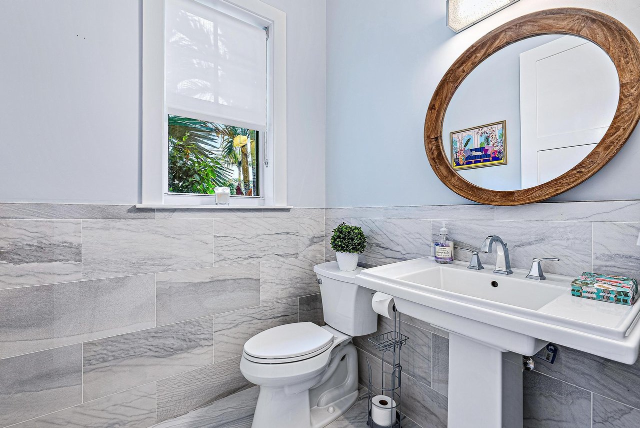 Luxury Modern Single Family Home For Rent North Palm Beach - Lynn Dachisen
